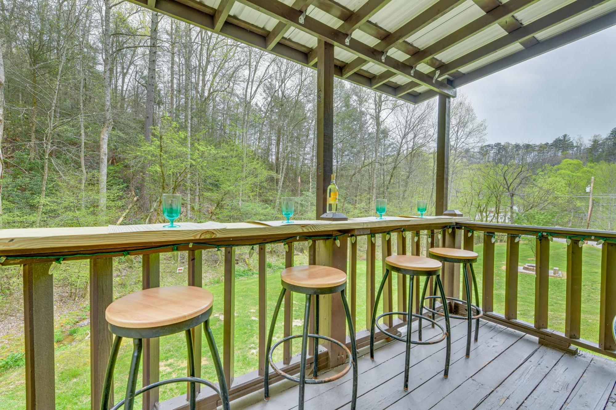 Smoky Mountain Cozy Cove Cabin Deck And Fire Pit! Cosby Екстериор снимка