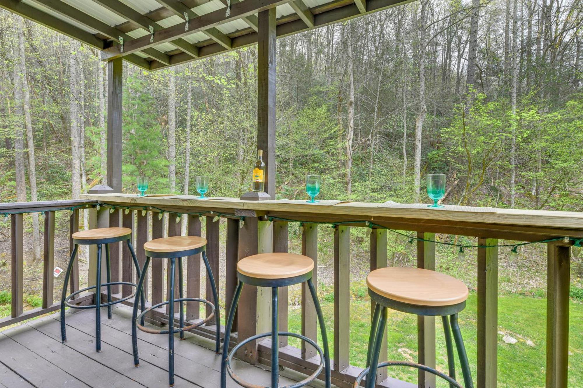 Smoky Mountain Cozy Cove Cabin Deck And Fire Pit! Cosby Екстериор снимка
