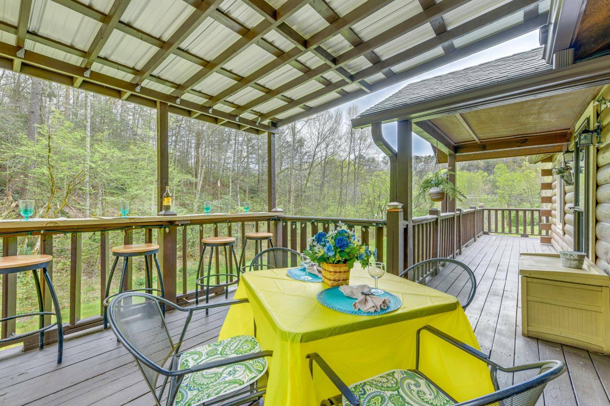 Smoky Mountain Cozy Cove Cabin Deck And Fire Pit! Cosby Екстериор снимка